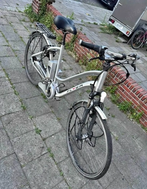 Bicicleta electrică 