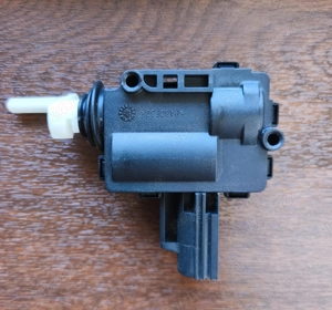 Motoras blocare usita rezervor - imagine 2