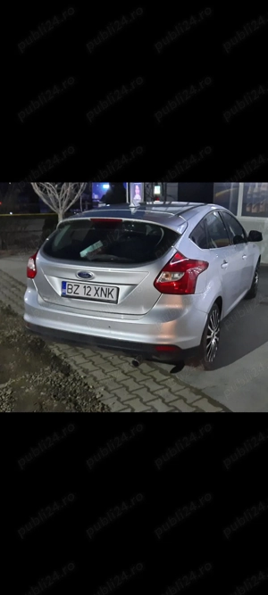 Vind Ford Focus mk lll 1.6 ecoboost 150cp benzină 2011 bine intretinut ,5800 eur neg .tel   - imagine 4