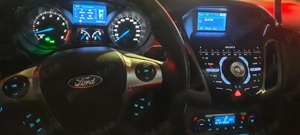 Vind Ford Focus mk lll 1.6 ecoboost 150cp benzină 2011 bine intretinut ,5800 eur neg .tel   - imagine 9