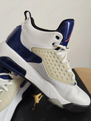 Pantofi sport din gama Jordan - Nike