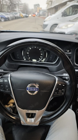Volvo v40 diesel 1.6 motor d2 2015, pachet R-Design consum mic  - imagine 3
