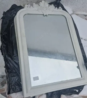 Vand oglinzi decorative cu rama alba