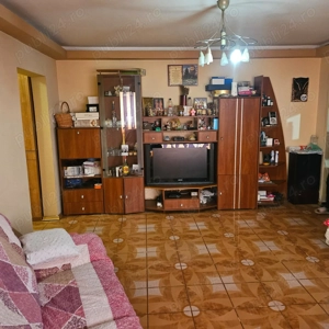 Apartament cu 3 camere   zona Brosteni   Colegiu   etaj 3 din 4   cu imbunatatiri  - imagine 4