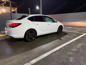 Vând Opel Astra J sedan 1.4 turbo 140 cp