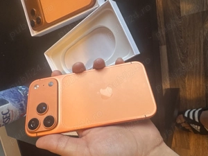 Vând două iPhone 17 pro Max fake  - imagine 4