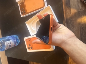 Vând două iPhone 17 pro Max fake  - imagine 5