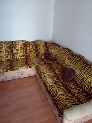 Vand coltar 180 160 extensibil, cu lada depozitare.. Foarte putin folosit. 