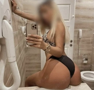 Blonda nouă în orașul tău Poze reale ..Fără graba 