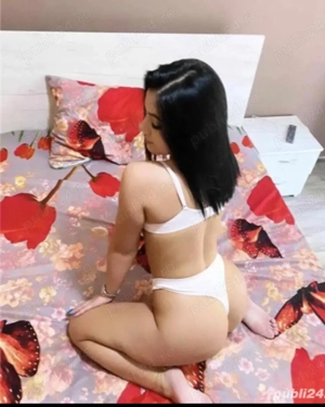 Bună mă numesc Andreea și am 20 de ani