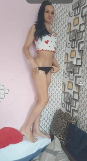 Nouă  la tine în oraș 