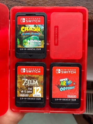 Vând jocuri originale pentru Nintendo Switch, în stare foarte bună, perfect funcționale.