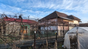 Casa de vanzare cu teren, in centru Rosia de Amaradia, Gorj - imagine 4