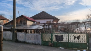 Casa de vanzare cu teren, in centru Rosia de Amaradia, Gorj - imagine 3
