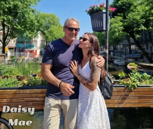 Expat generos 48 ani 