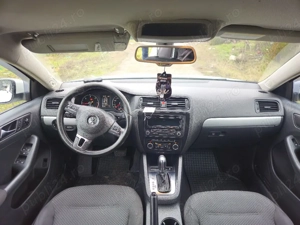 VW Jetta 2012 automat - imagine 3