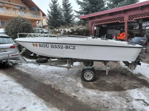 Barca cu motor - imagine 4