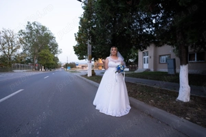 Se vinde rochie de mireasă  - imagine 2