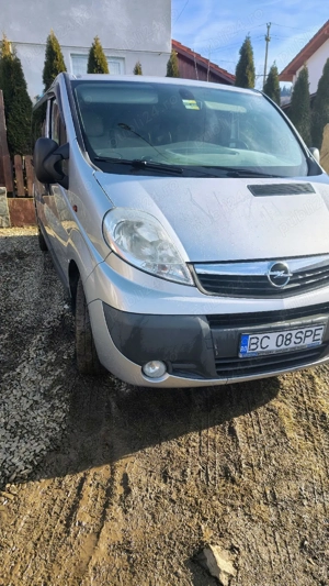 Vând Opel Vivaro 9 locuri - imagine 4