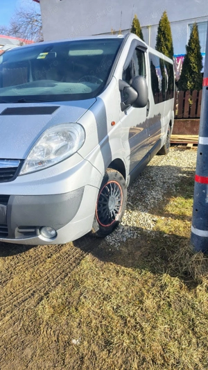 Vând Opel Vivaro 9 locuri - imagine 5