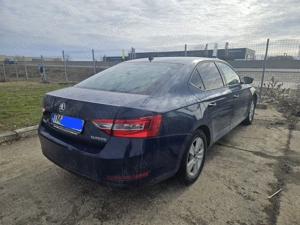 Vand skoda superb 2.0 tdi avariat  - imagine 2