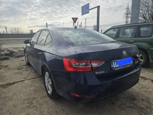 Vand skoda superb 2.0 tdi avariat  - imagine 4