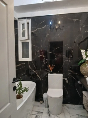 Pers. Fizică Vând Apartament zona Central, 4 camere  în Vila cu gradina interioara  și spațiu în CF  - imagine 8