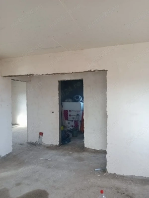 casa la roșu  - imagine 2