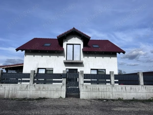 Casa de vanzare in cartier Sarat