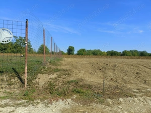 Vand teren intravilan 700mp la pretul de 15000 e pentru mai multe detalii sunati la nr   - imagine 2