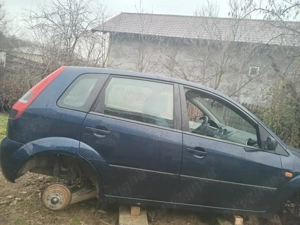 Ford fiesta benzina 1.4 2005  - imagine 4
