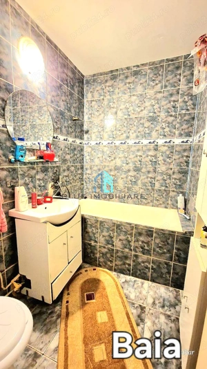 Apartament 3 camere Semidecomandat  - imagine 3