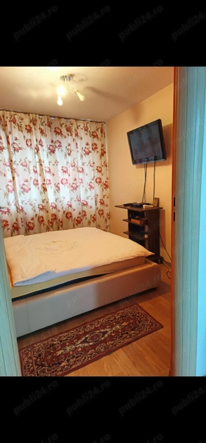 Inchiriez apartament 4 camere, decomandat, zona Piata Mica - imagine 2