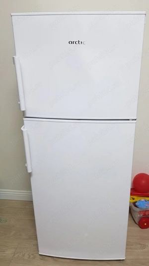 Frigider Arctic capacitate 253 litri