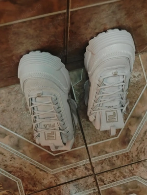 Vind adidași albi FILA noi, originali UK 7(41) , unisex . Se vind numai pe Brăila, nu on-line  - imagine 5