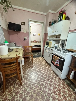 Vand URGENT apartament 2 camere, Aleea Rogerius - imagine 2