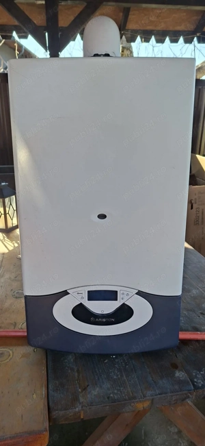 Vând centrala termica Ariston, 35 kw,2010, detalii,la telefon.