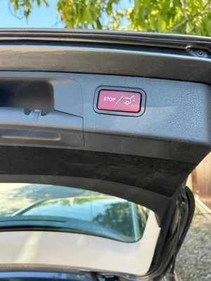 Vând Mercedes E Clas 220 in stare perfectă cu multe dotări  anul 2018  146000 km neavariat ..combi   - imagine 10