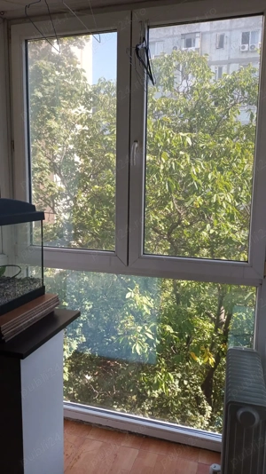 Romancierilor metrou - imagine 3