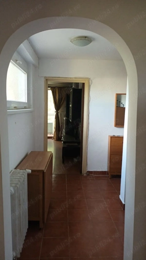 Romancierilor metrou - imagine 5