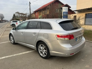 Toyota avensis 2.0 diesel - imagine 4