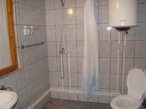 Vand extrem de avanatajos casa in Sulina - imagine 4