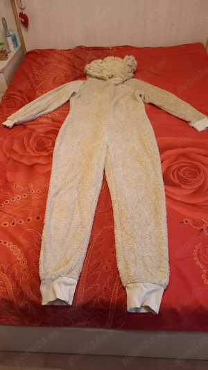 Vând pijama salopeta 