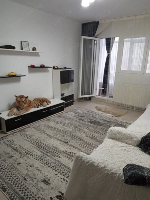 Vând apartament o cameră  - imagine 5