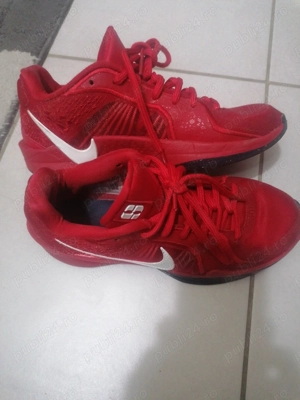 Adidasi 38 Nike Sabrina