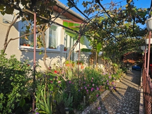 Vând sau schimb casă la Hărău 