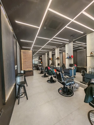 Închiriez post de frizerie! Salon ultra modern cu vad de clienți format.