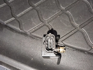 Senzor poziție clapetă acceleratie Opel Vectra C 2dti - imagine 3