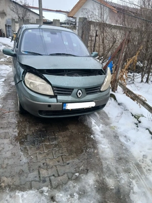 Se dezmembreaza renault megan scenic  - imagine 2