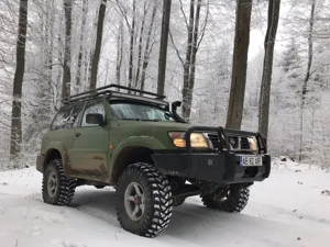 De vânzare Nissan Patrol Y61 autoutilitară